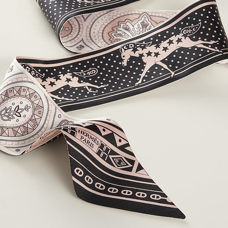 Cheval de Coeur Bandana Twilly | Hermès Finland